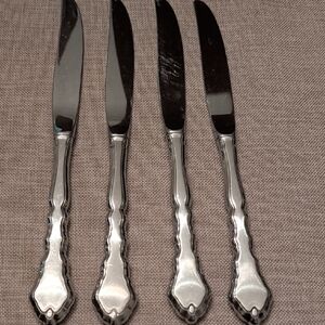 Oneida Valerie Set Of 4 Dinner Knives